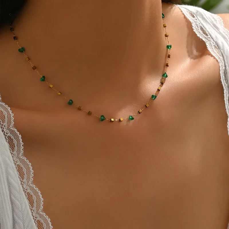 COLLAR PIEDRAS VERDES