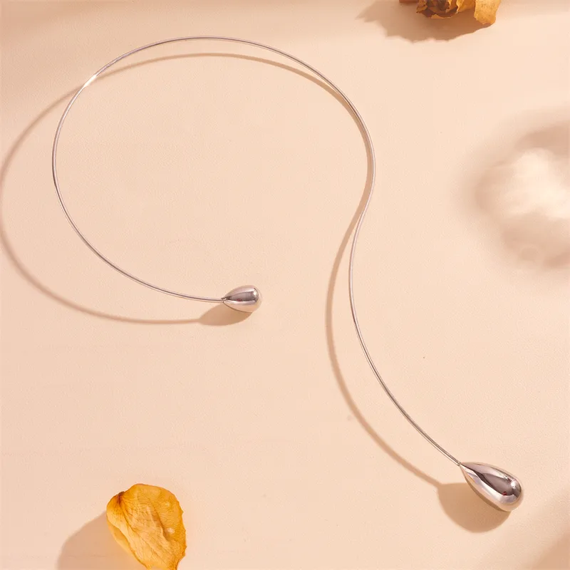 CHOKER RIGIDO GOTAS PLATA