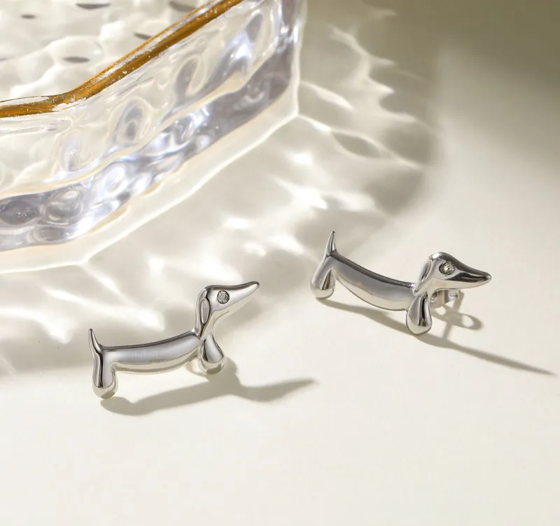 ARETES PERRO SALCHICHA