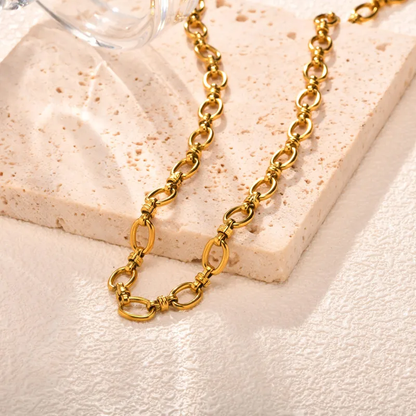 COLLAR ESLABONES CORTOS
